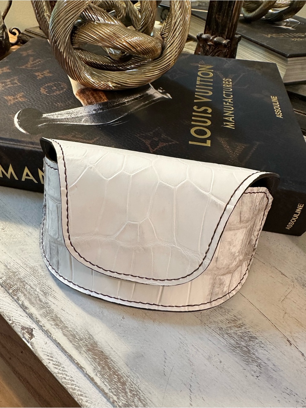 Authentic Himalayan Crocodile Skin Sun Glasses Case with custom Interior - Picture 3 of 4